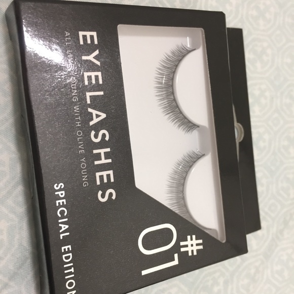 SALE Olive Young Eye Lashes - Picture 2 of 4